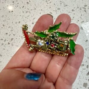 Vintage  Christmas Sled Brooch Pin‎ Rhinestones Enamel Presents Gold Tone